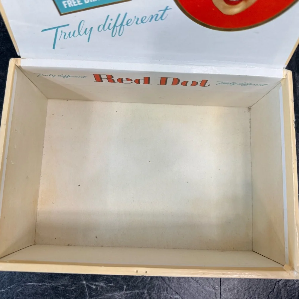 RED DOT Cigar Box